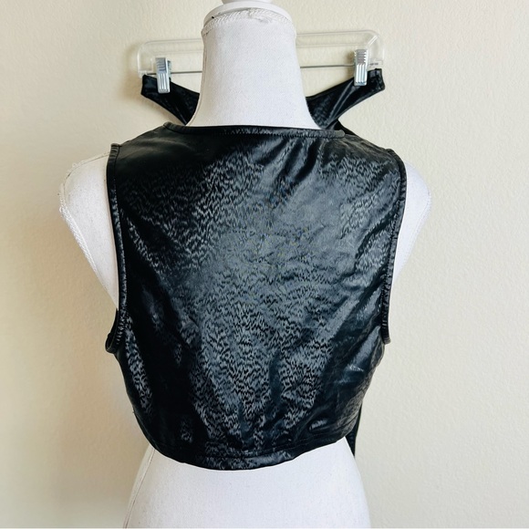 Black Faux Leather Wet Look Crop Top & Cut Out Side O Ring Zipper Pants Set - Picture 4 of 12
